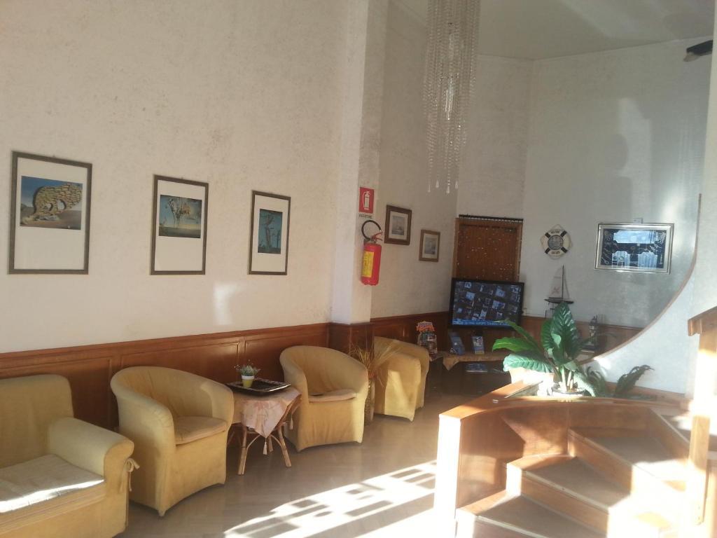 Hotel L'Approdo Brindisi Exterior photo